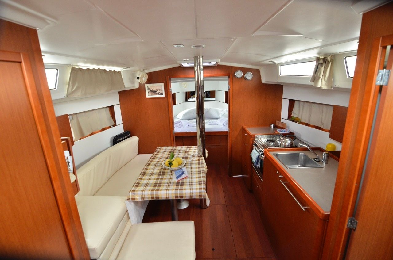 Beneteau Oceanis 38 | Jasmine