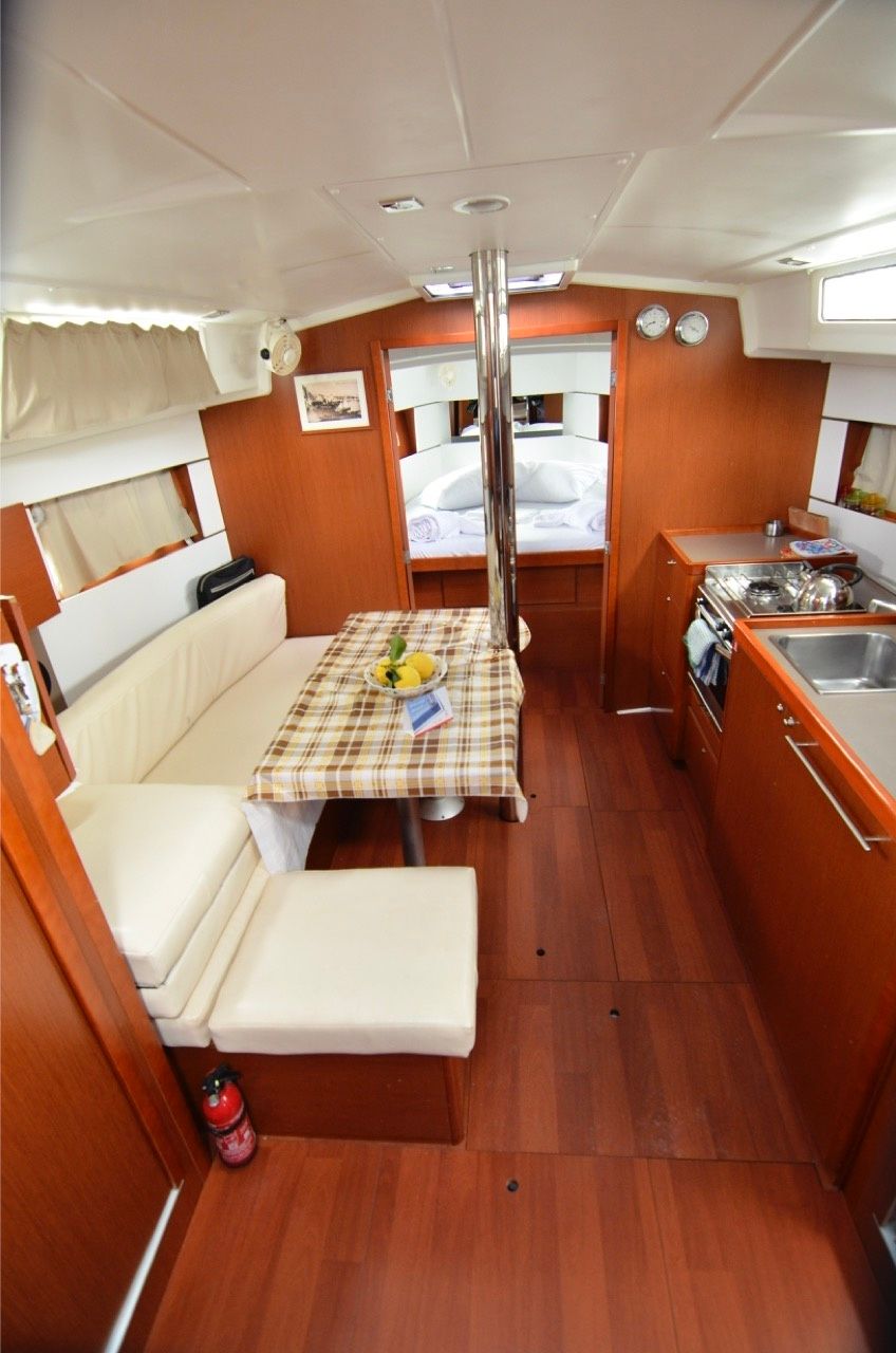 Beneteau Oceanis 38 | Jasmine