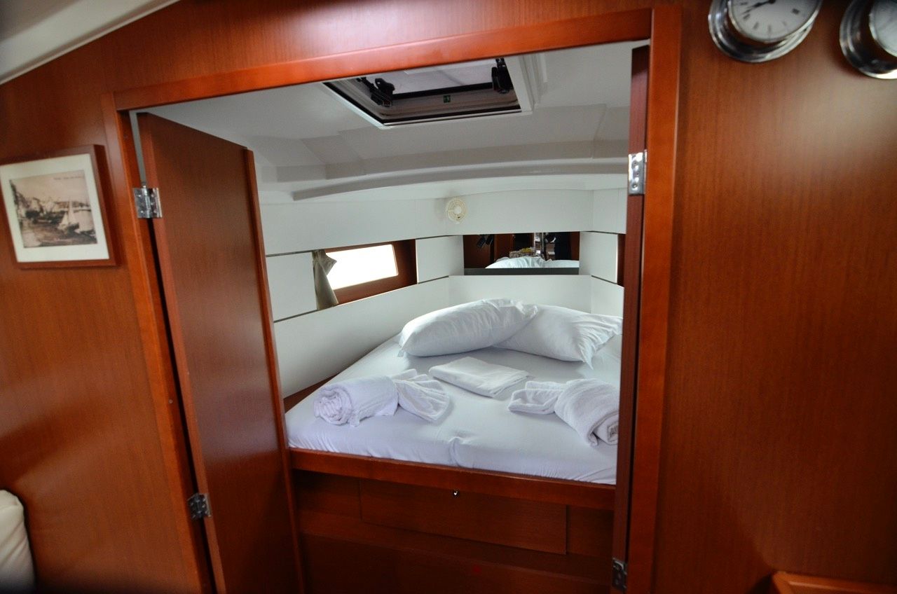 Beneteau Oceanis 38 | Jasmine