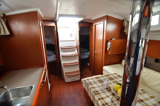 Beneteau Oceanis 38 | Jasmine