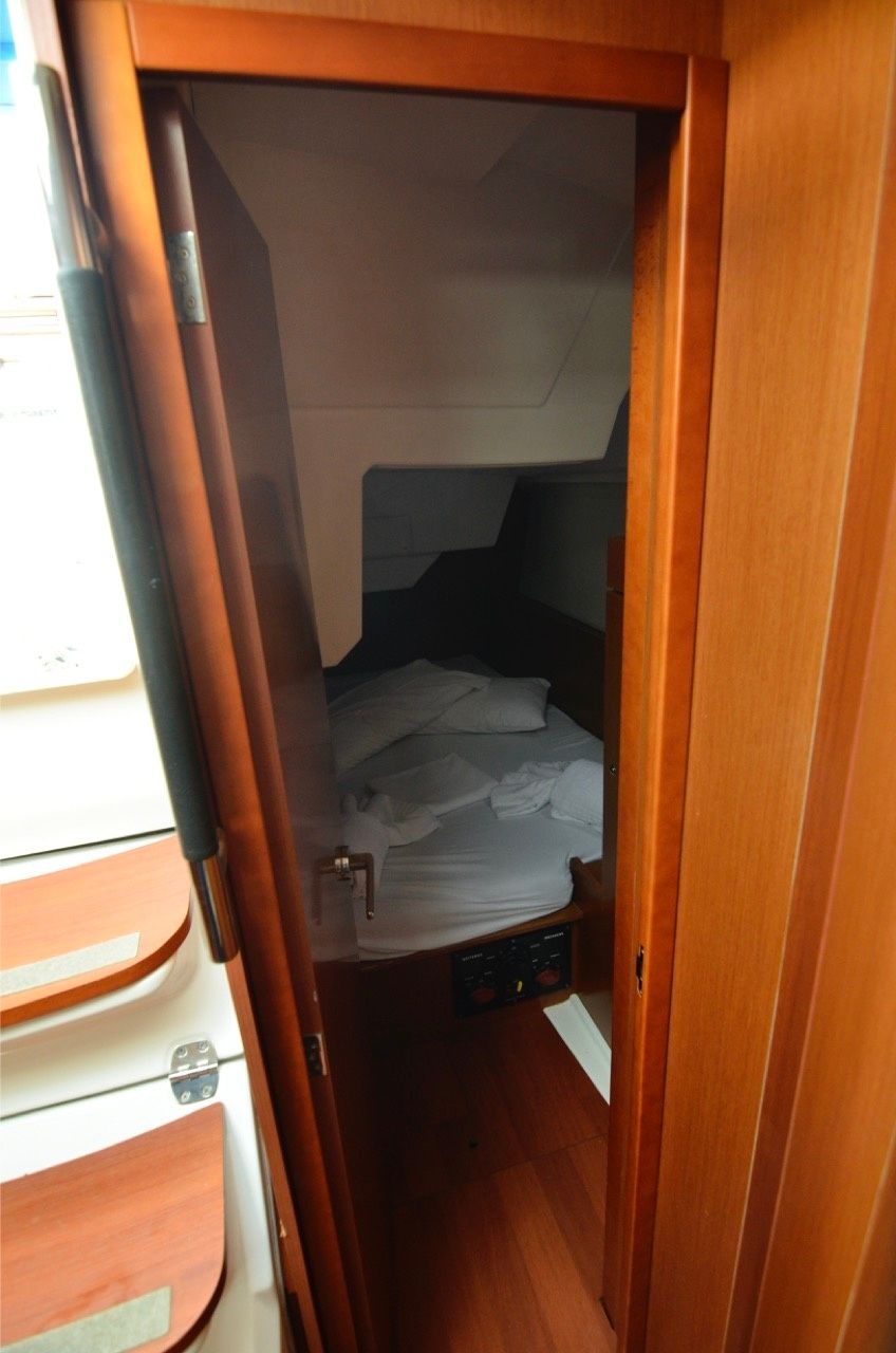 Beneteau Oceanis 38 | Jasmine