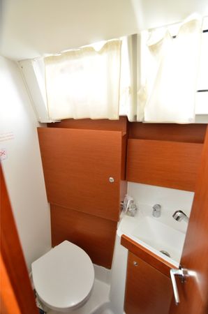 Beneteau Oceanis 38 | Jasmine