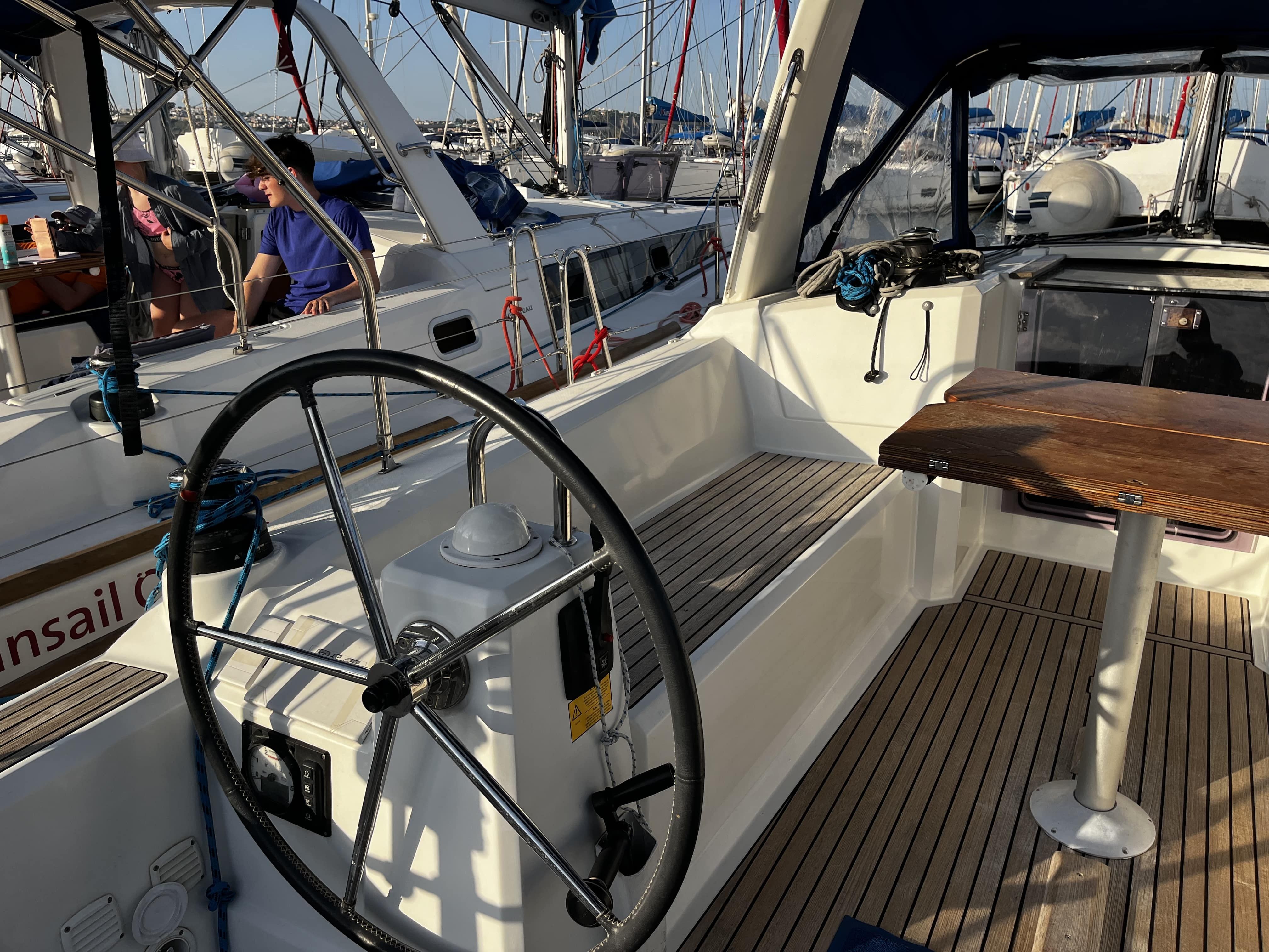 Beneteau Oceanis 35 | Albarosa