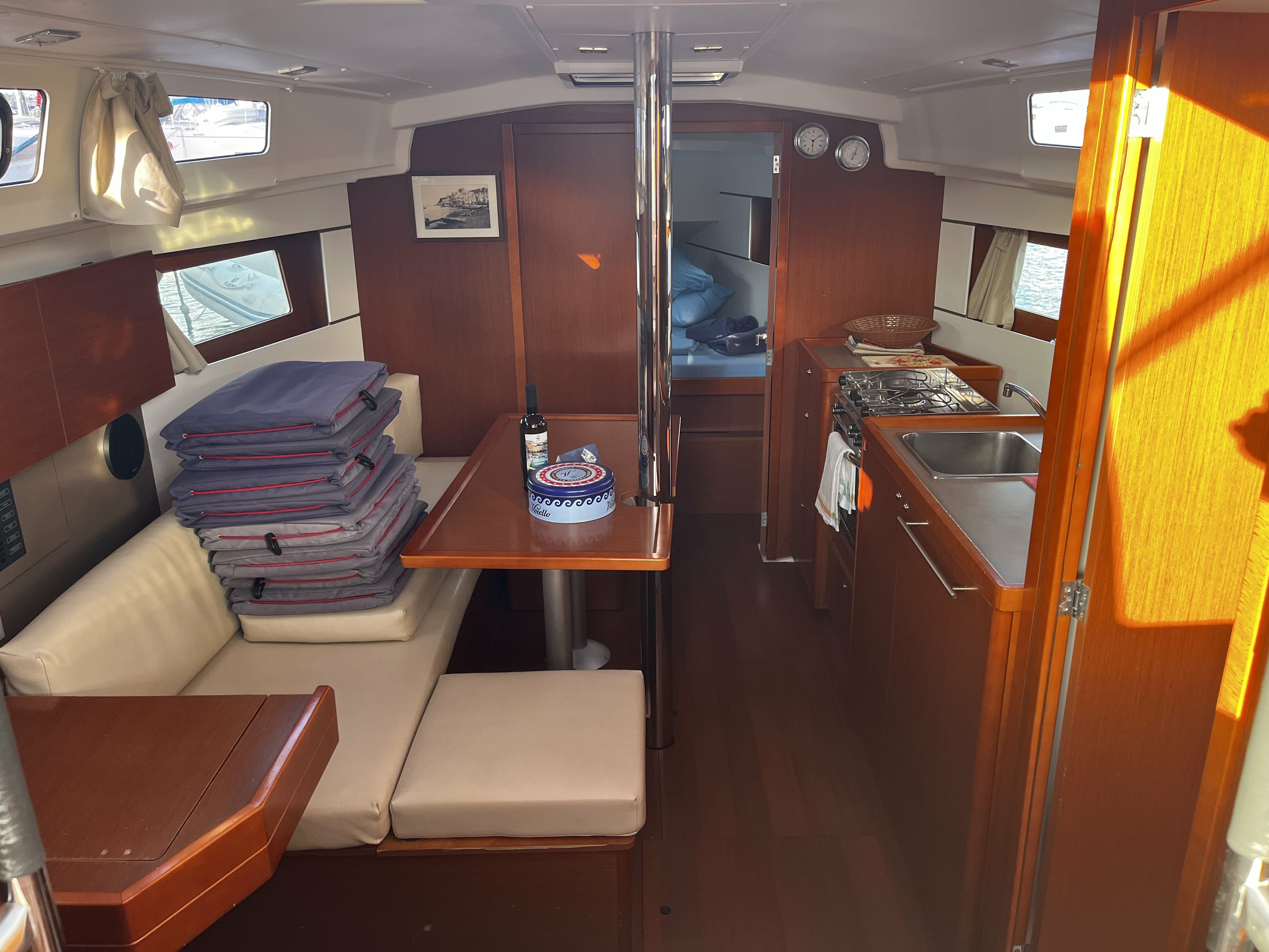 Beneteau Oceanis 35 | Albarosa