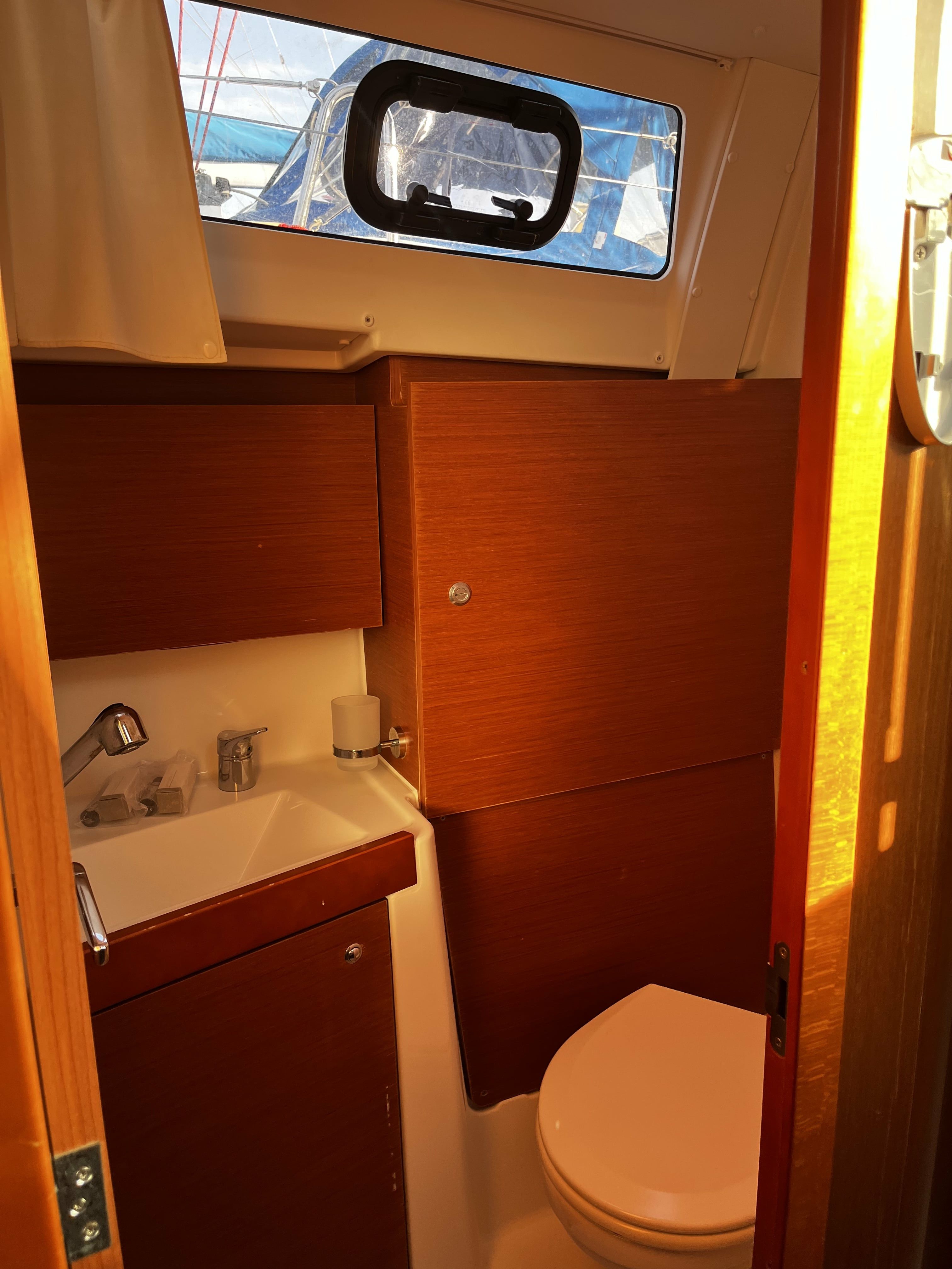 Beneteau Oceanis 35 | Albarosa