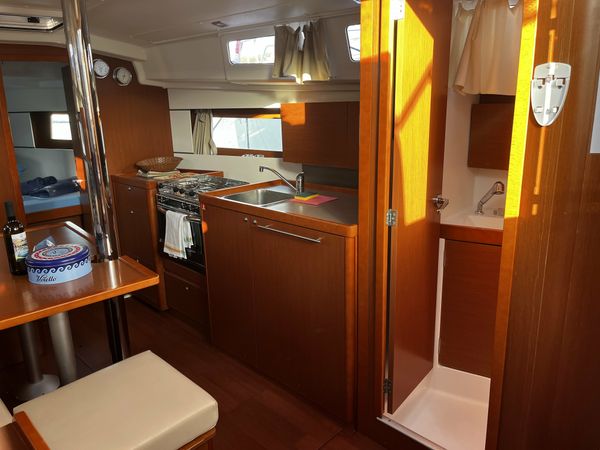 Beneteau Oceanis 35 | Albarosa
