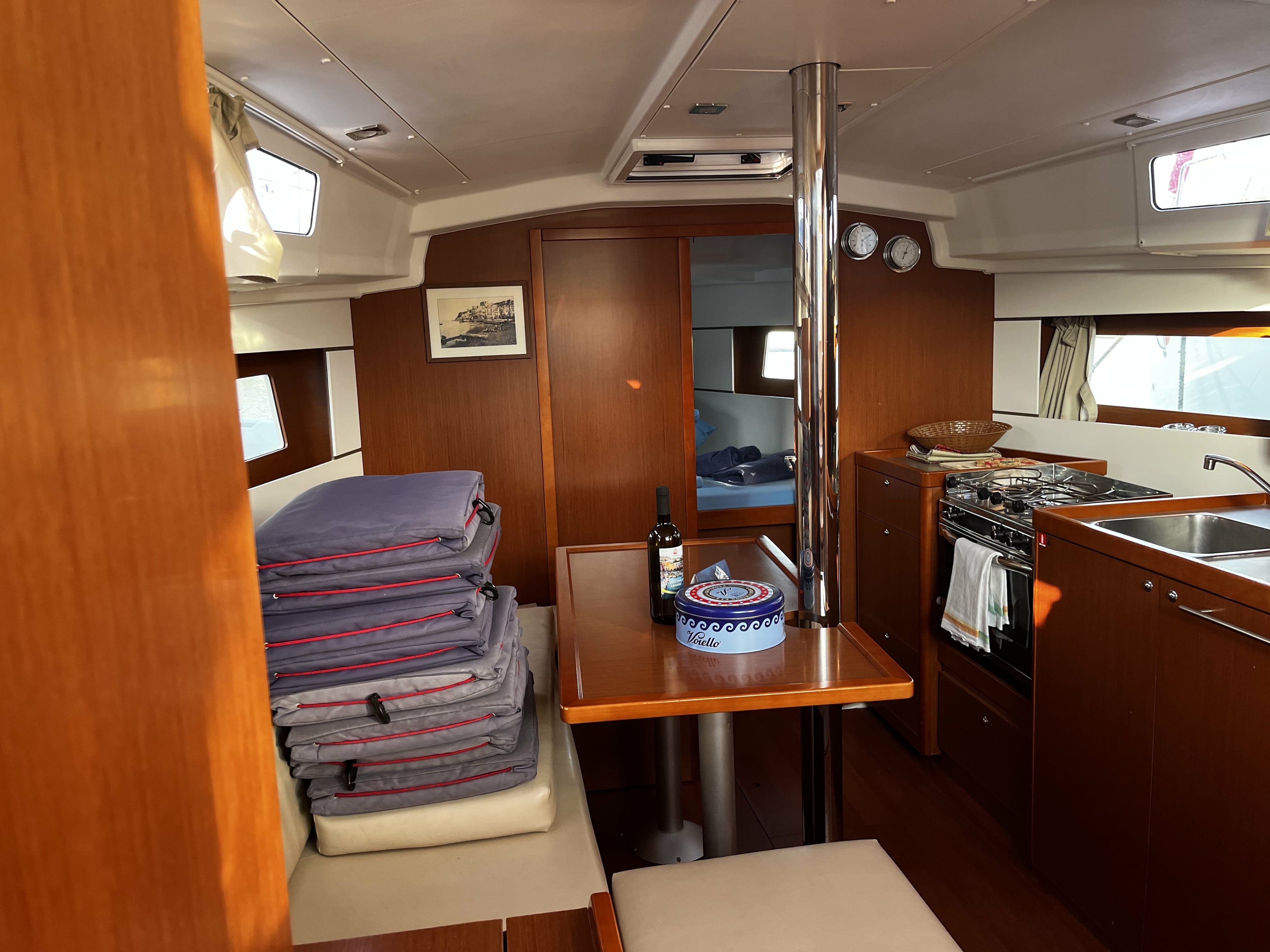 Beneteau Oceanis 35 | Albarosa