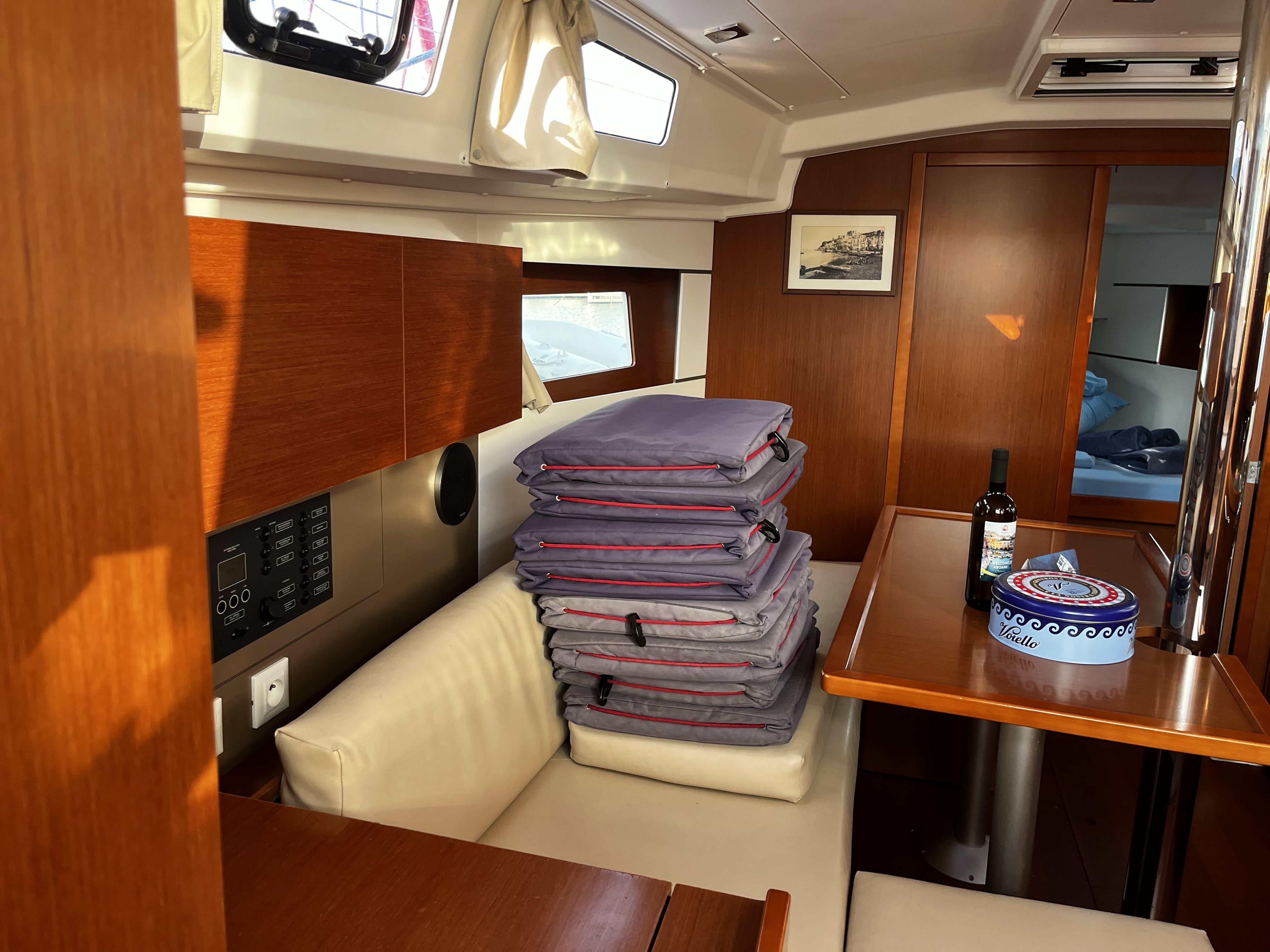 Beneteau Oceanis 35 | Albarosa