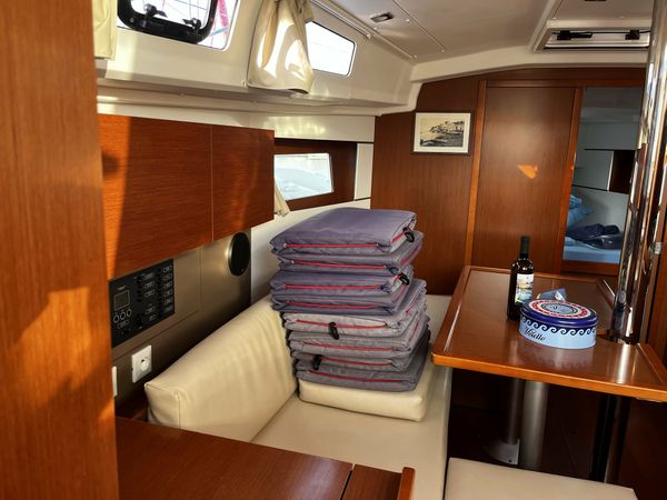 Beneteau Oceanis 35 | Albarosa