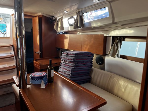Beneteau Oceanis 35 | Albarosa