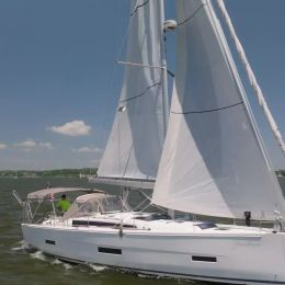 Dufour 430 | Slowdown