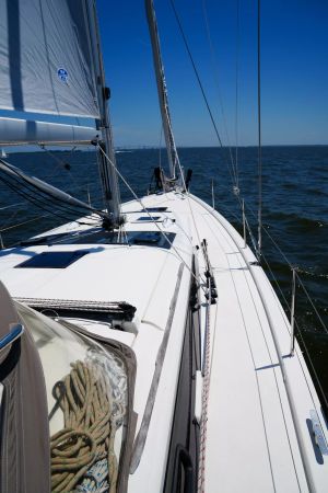 Dufour 430 | Slowdown