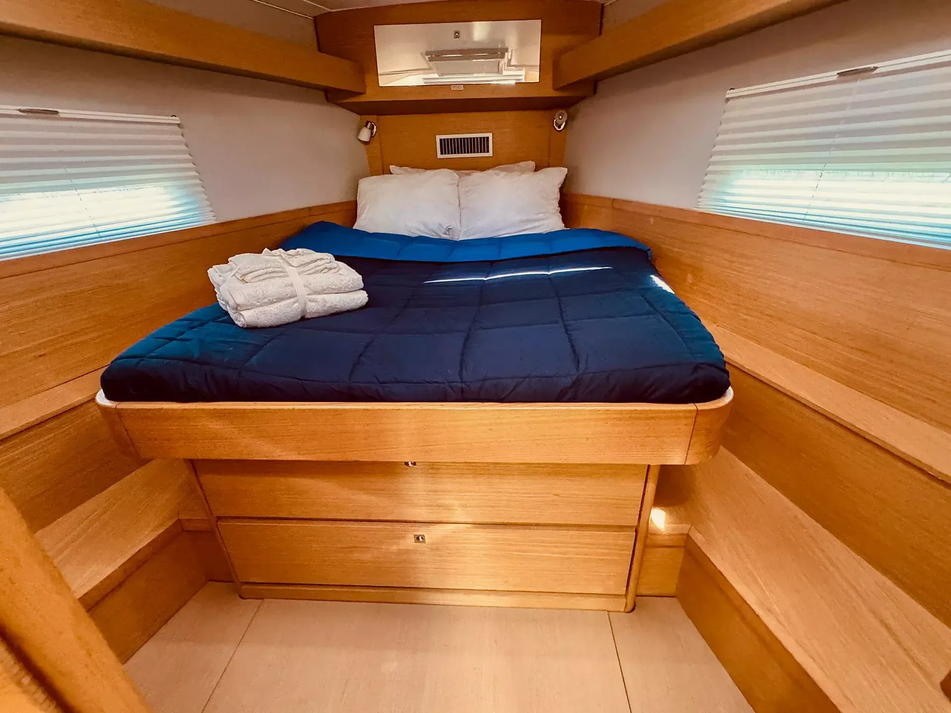 Dufour 430 | Slowdown