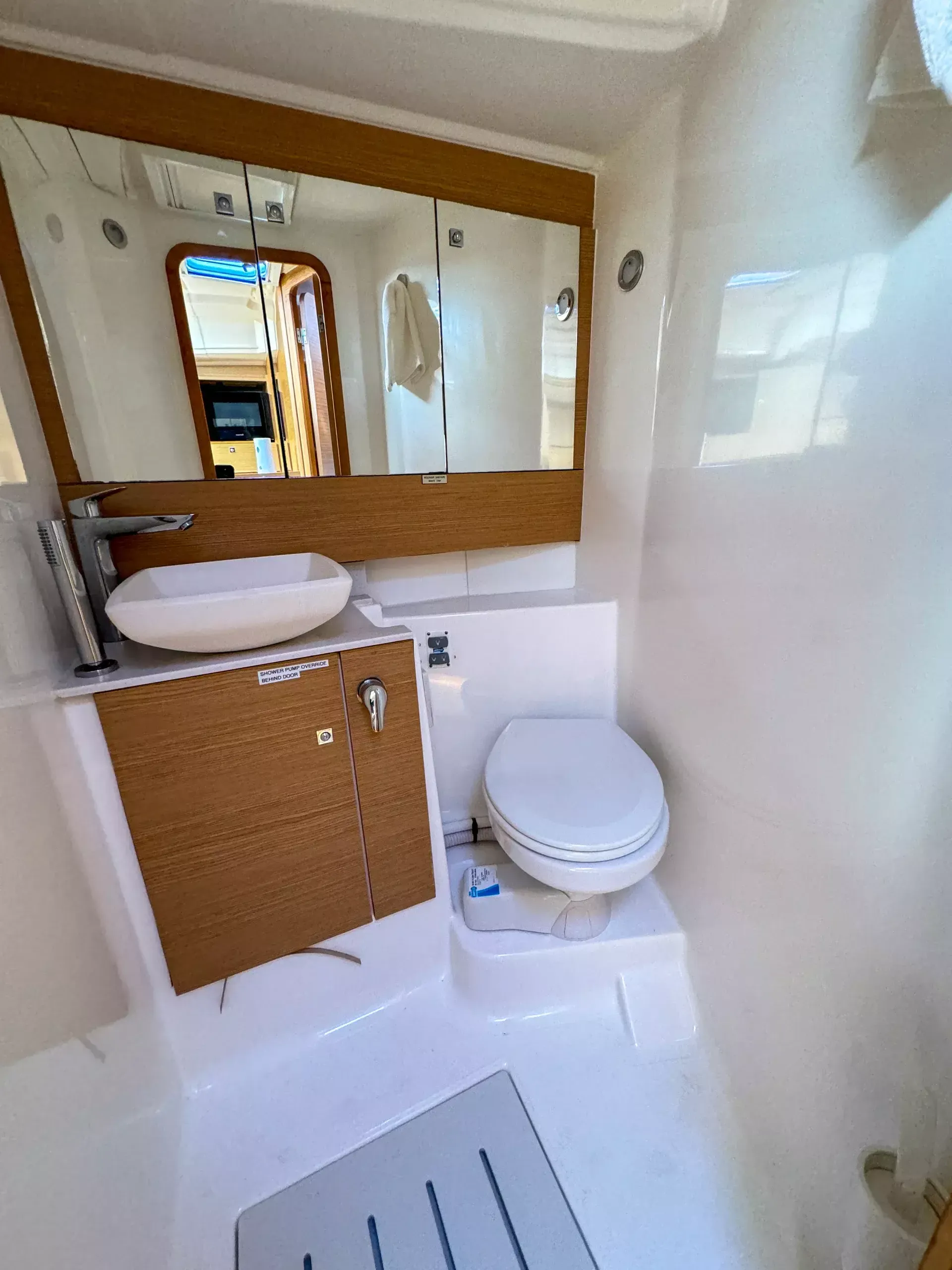 Dufour 430 | Slowdown