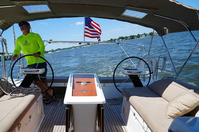 Dufour 430 | Slowdown