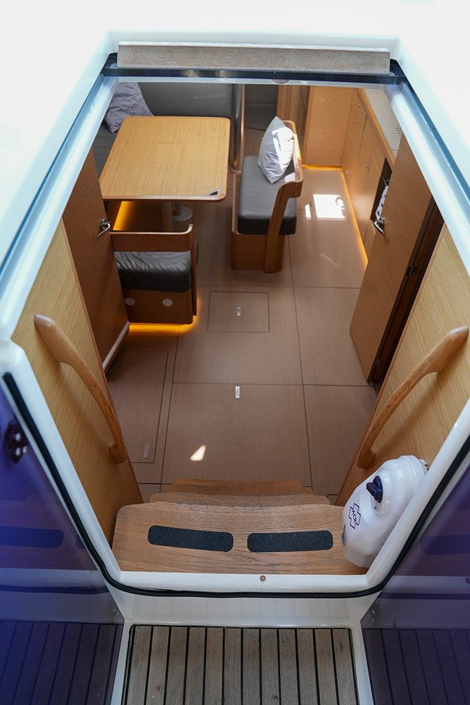 Dufour 430 | Slowdown