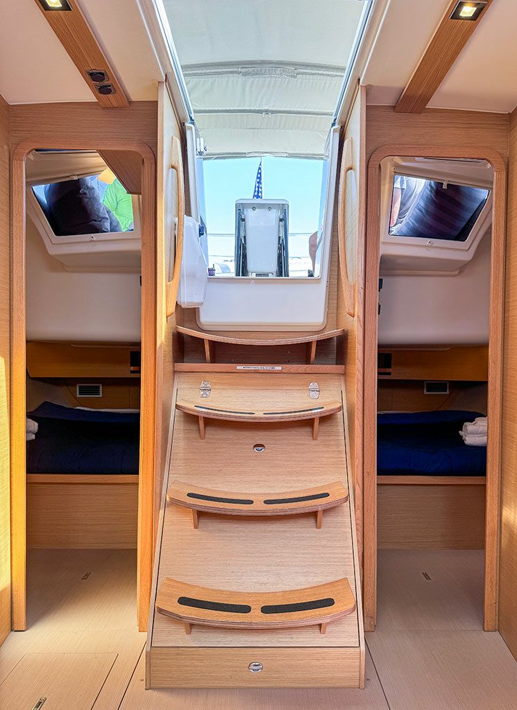 Dufour 430 | Slowdown