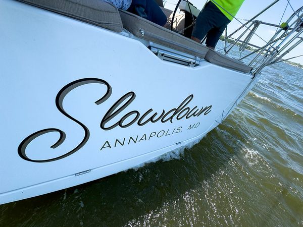 Dufour 430 | Slowdown