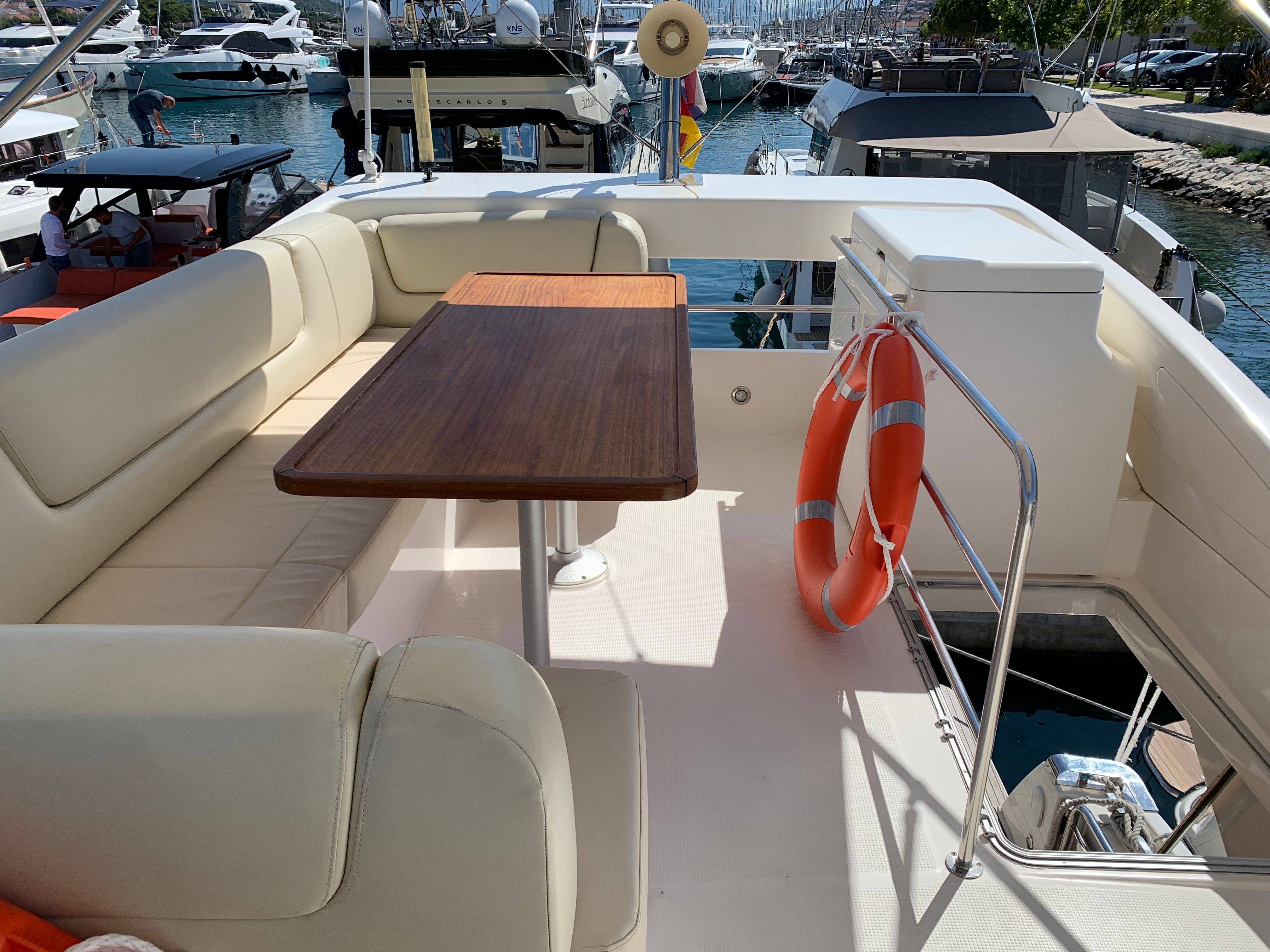 Bavaria Virtess 420 Fly | Sunrise