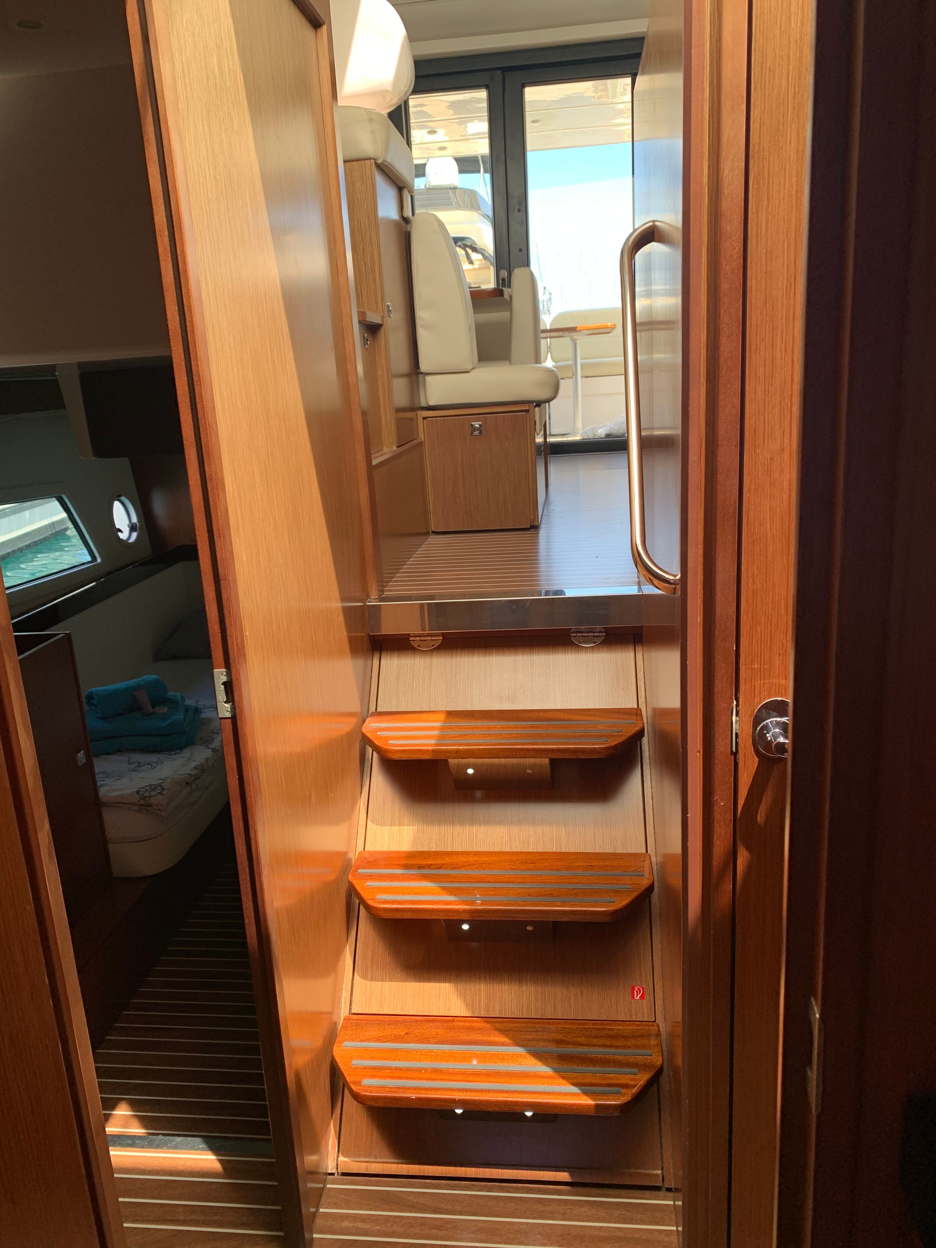 Bavaria Virtess 420 Fly | Sunrise