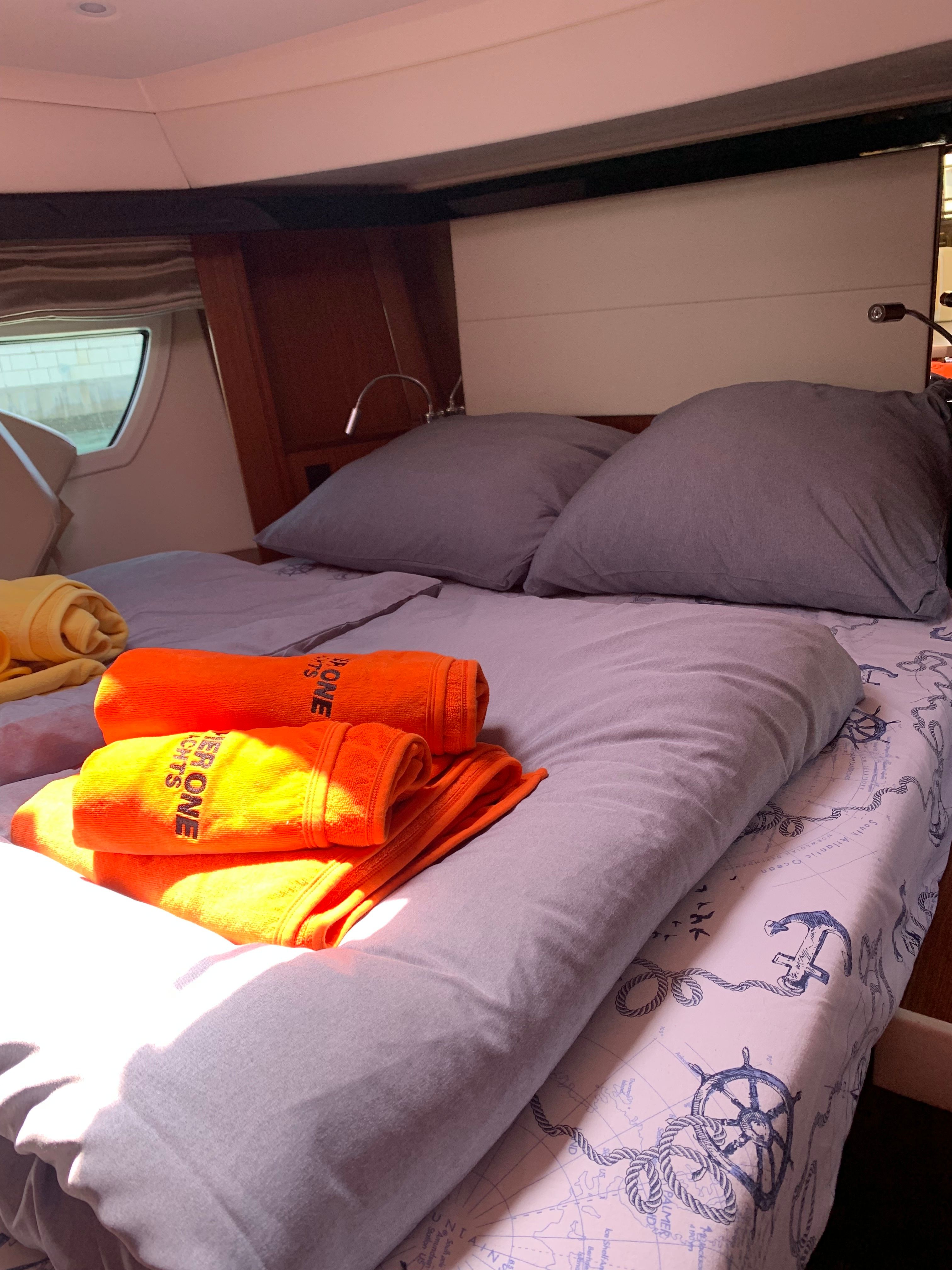 Bavaria Virtess 420 Fly | Sunrise