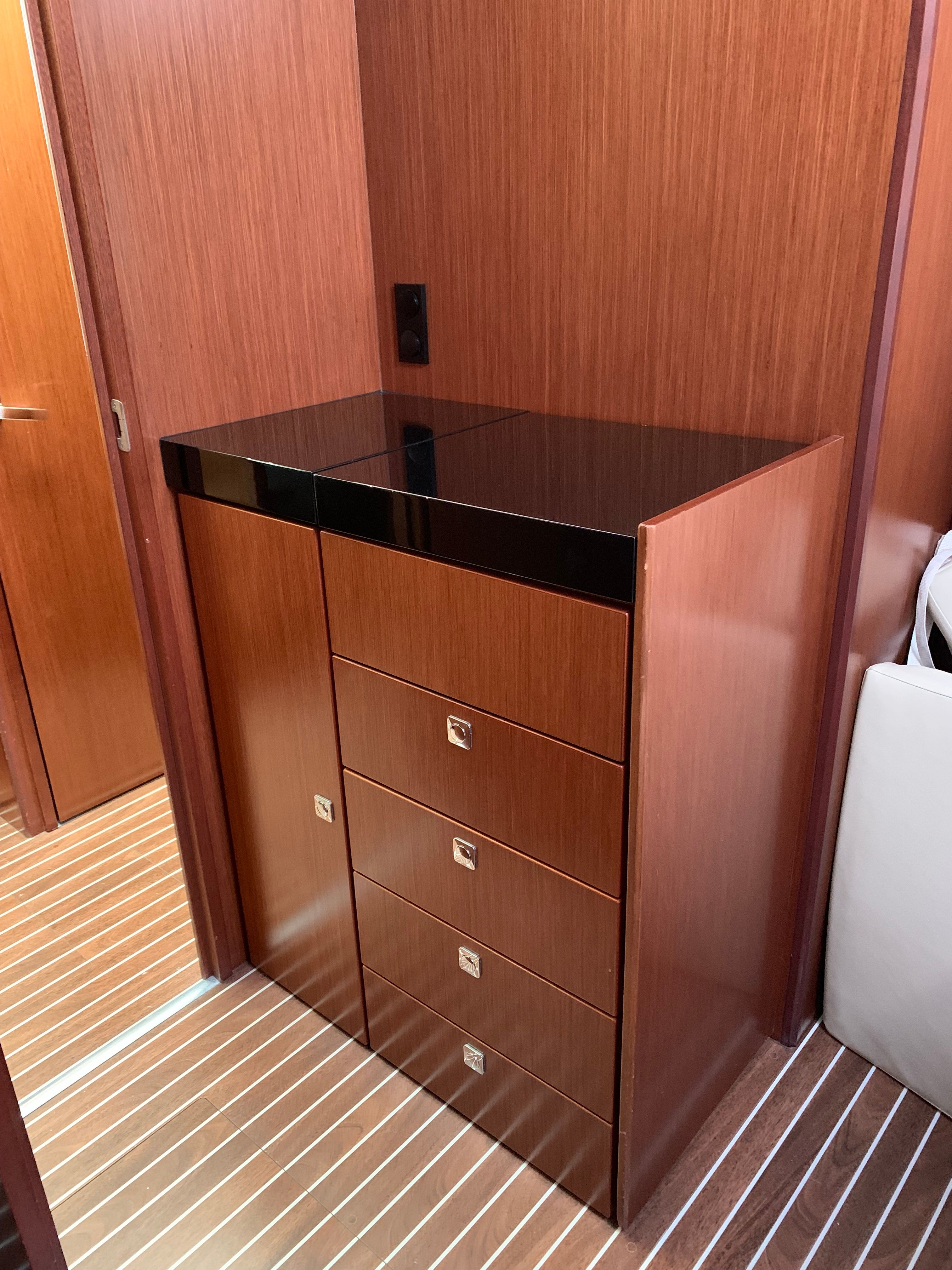 Bavaria Virtess 420 Fly | Sunrise