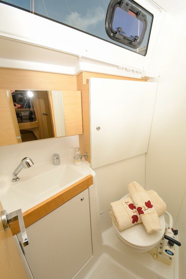 Beneteau Oceanis 38 | Lisis