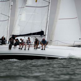 Beneteau Oceanis 37 | Apres Le Vent
