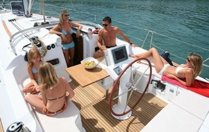 Beneteau Oceanis 37 | Carte Blanche