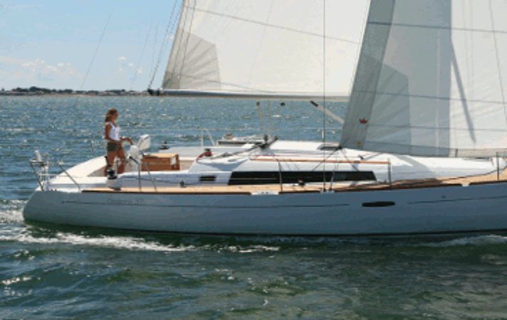 Beneteau Oceanis 37 | Carte Blanche