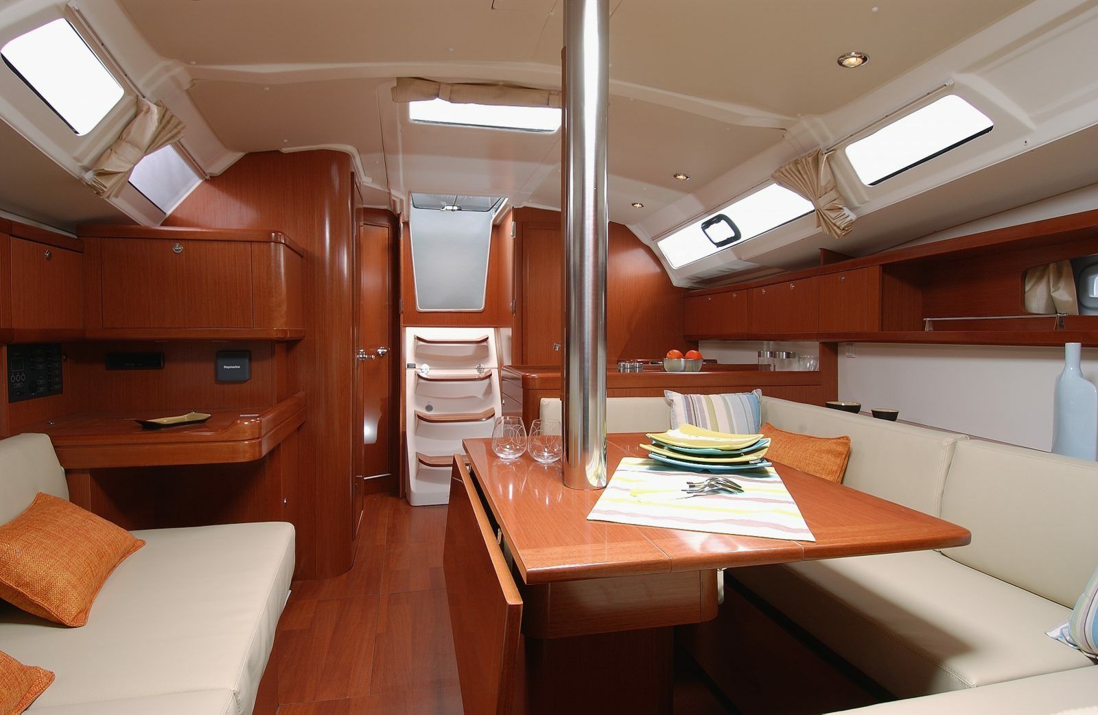 Beneteau Oceanis 37 | Fleur De Lis