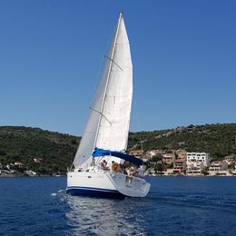 Beneteau Oceanis Clipper 393 | Mare