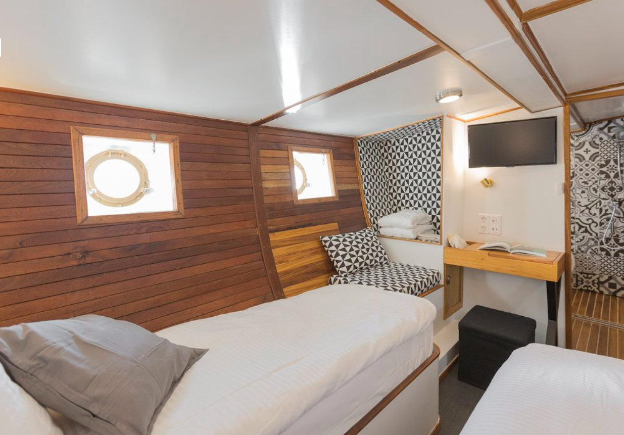 Motor Sailer 81 | Cosmos