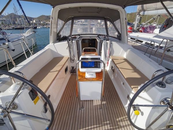Beneteau Oceanis 38 | Moin