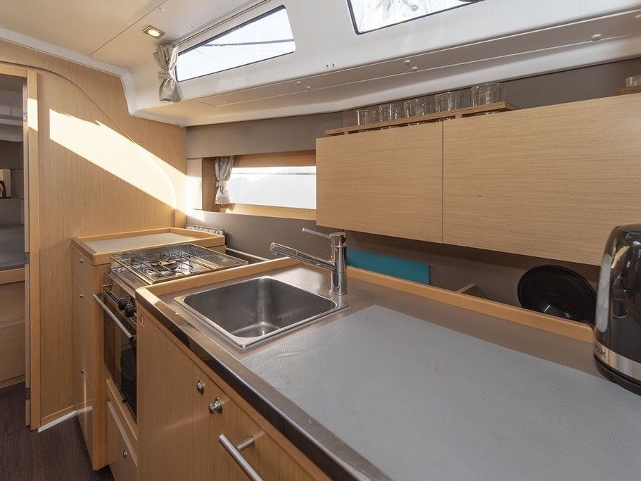 Beneteau Oceanis 38 | Moin