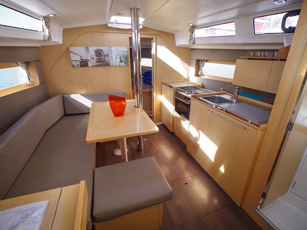 Beneteau Oceanis 38 | Moin