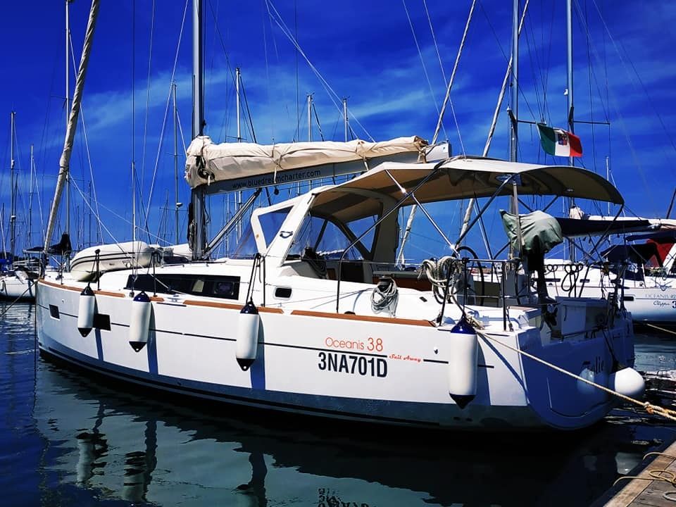 Beneteau Oceanis 38 | Folie