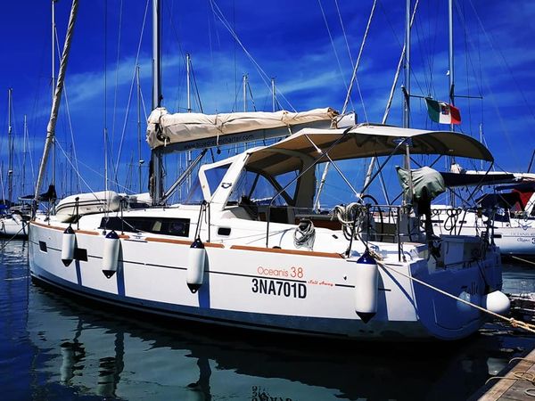 Beneteau Oceanis 38 | Folie