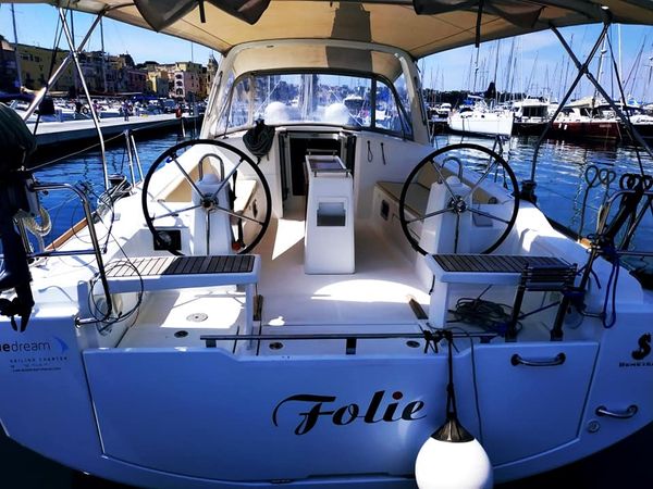 Beneteau Oceanis 38 | Folie