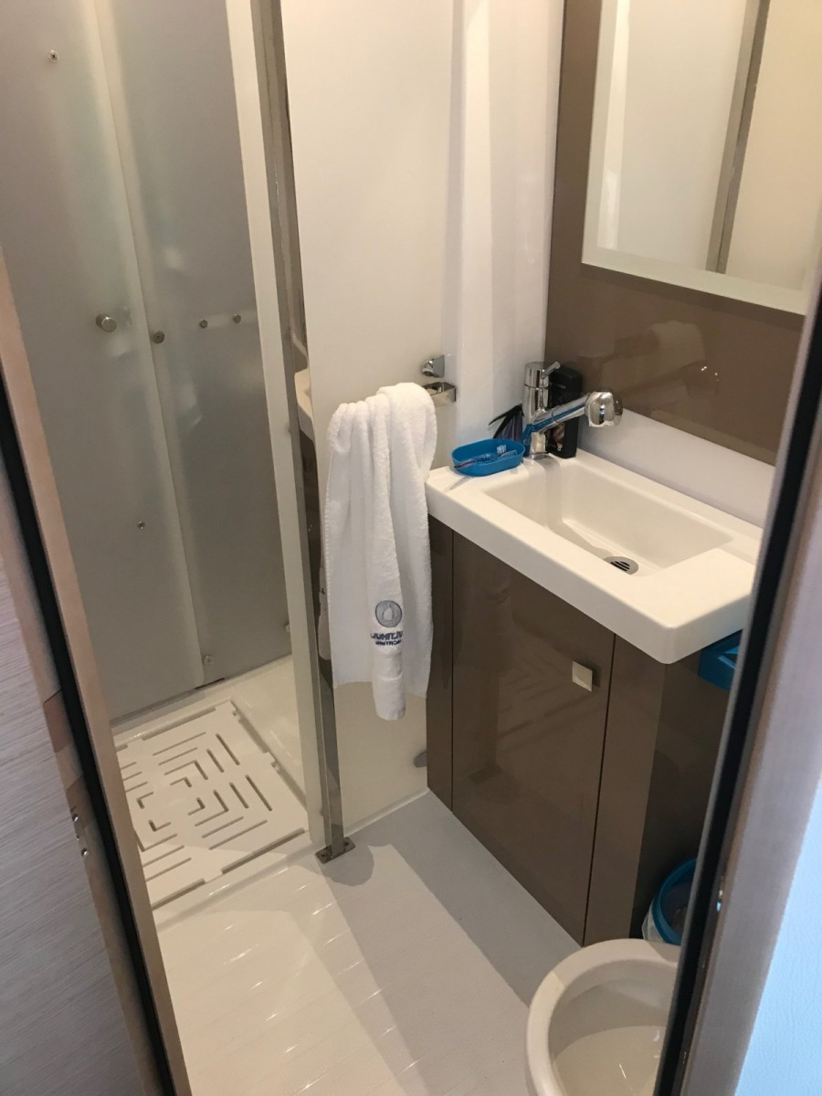 Fountaine Pajot Astrea 42 | Wild Baleine