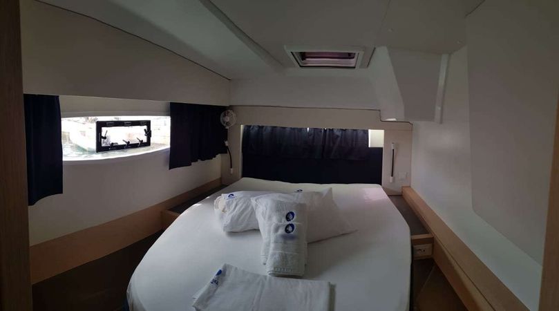 Fountaine Pajot Astrea 42 | Wild Baleine