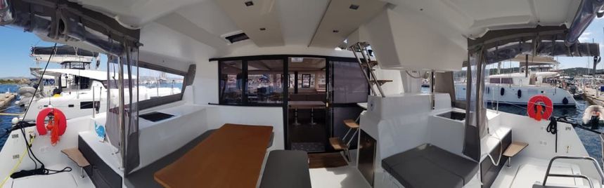 Fountaine Pajot Astrea 42 | Wild Baleine