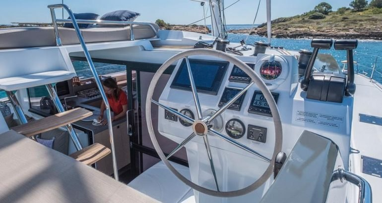 Fountaine Pajot Astrea 42 | Wild Baleine