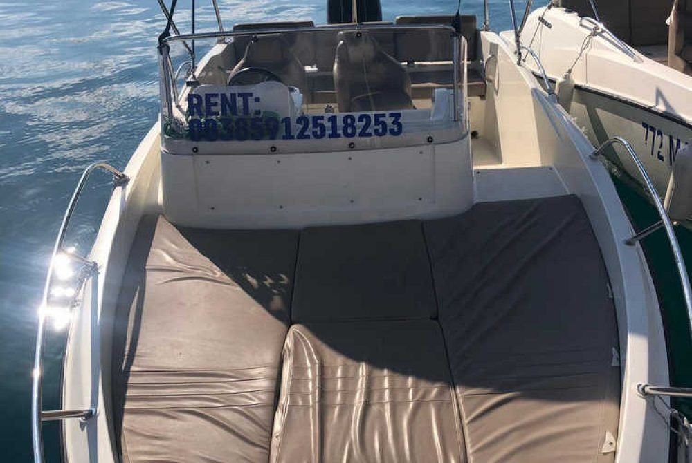 Quicksilver 675 | Sundeck