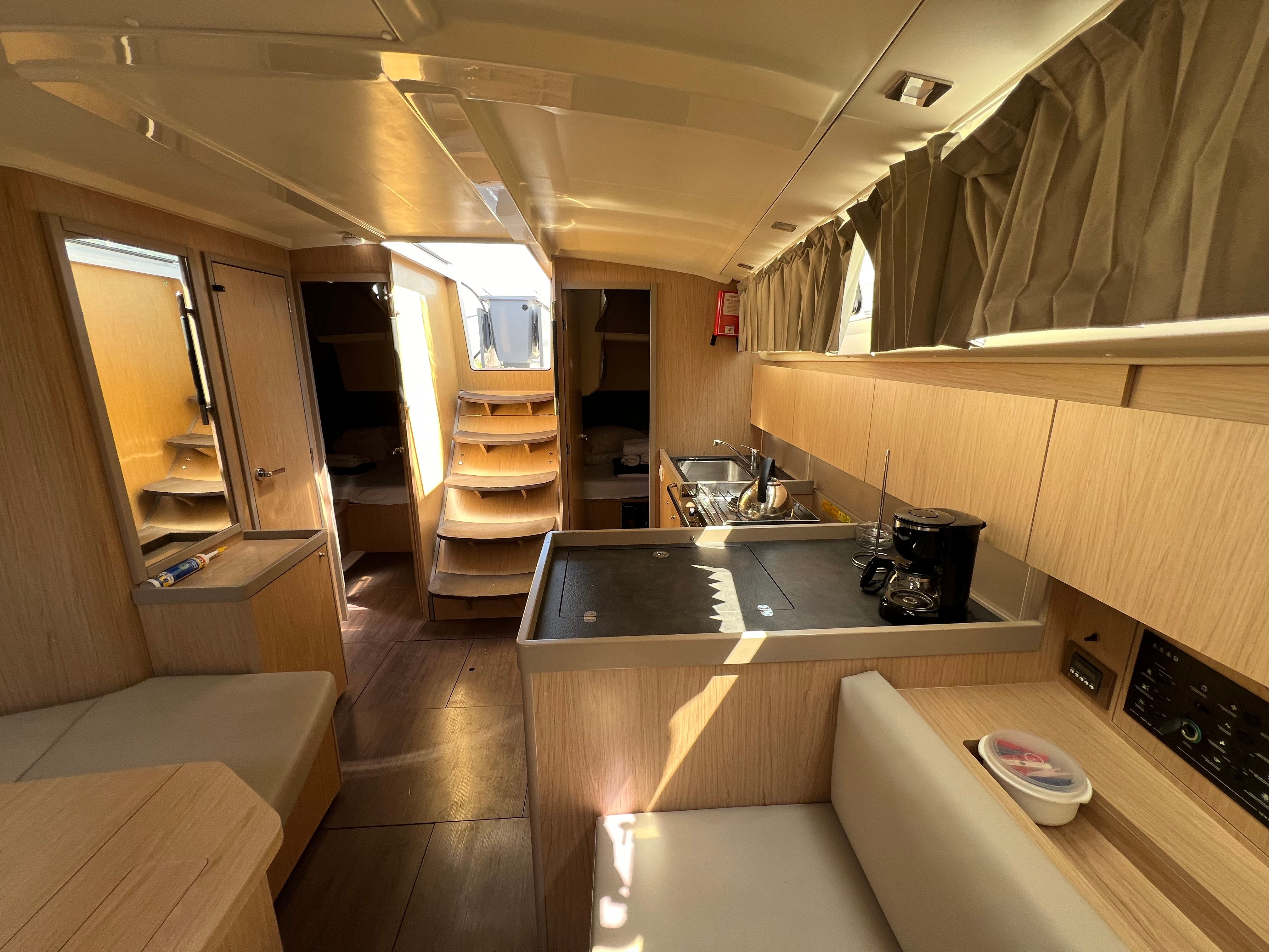 Beneteau Oceanis 41.1 | Amandine 3