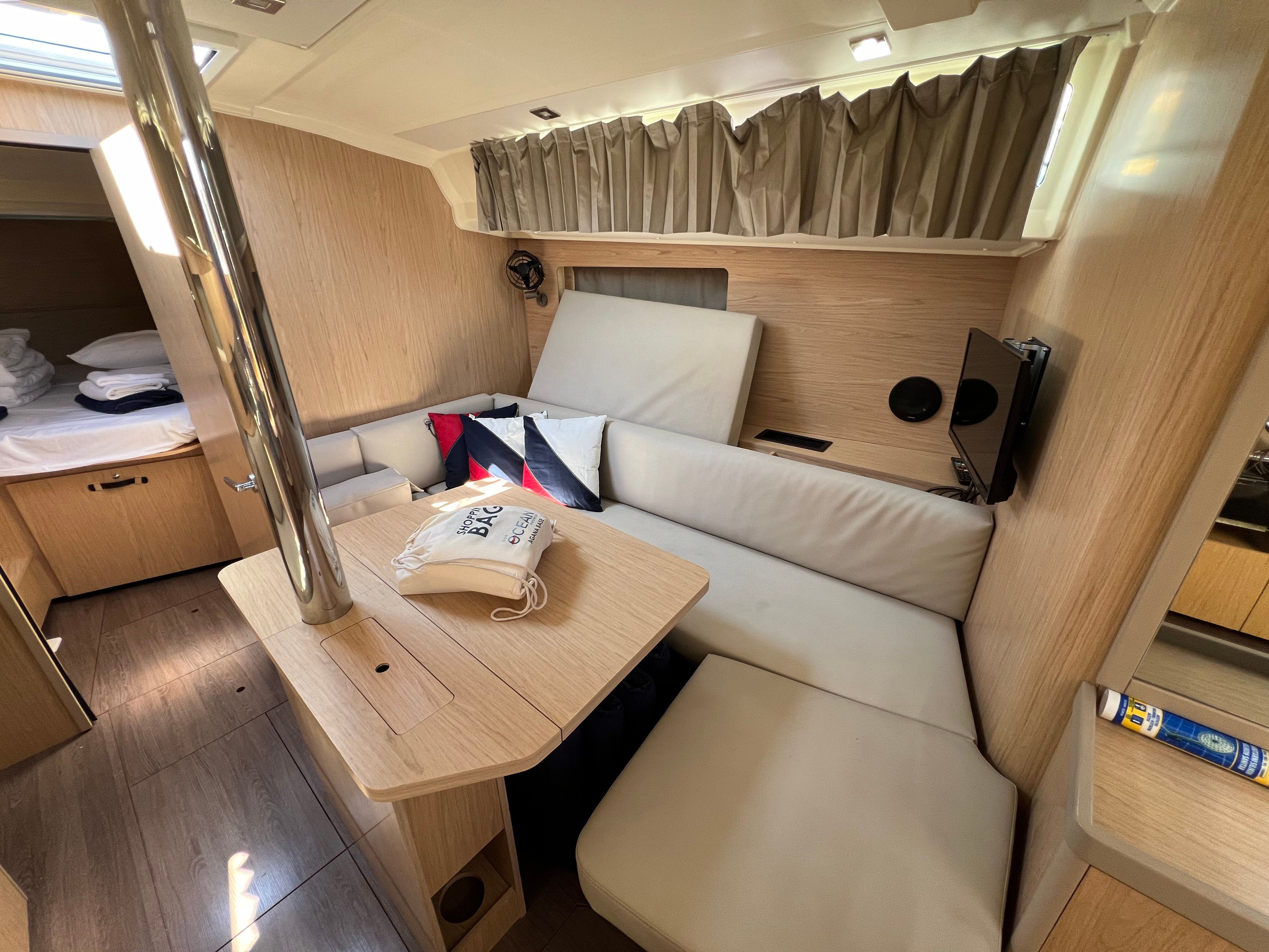 Beneteau Oceanis 41.1 | Amandine 3