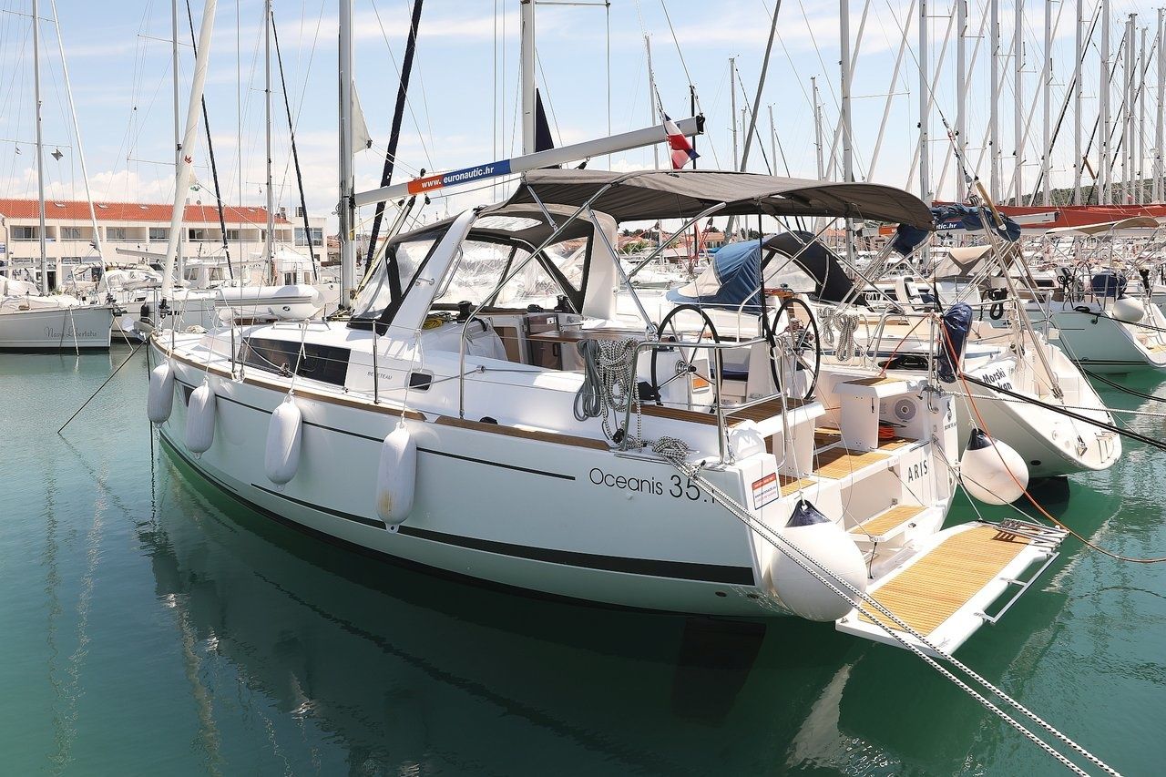 Beneteau Oceanis 35.1 | Aris