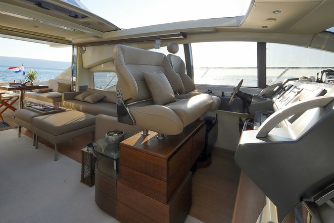 Azimut 68 | Maoro