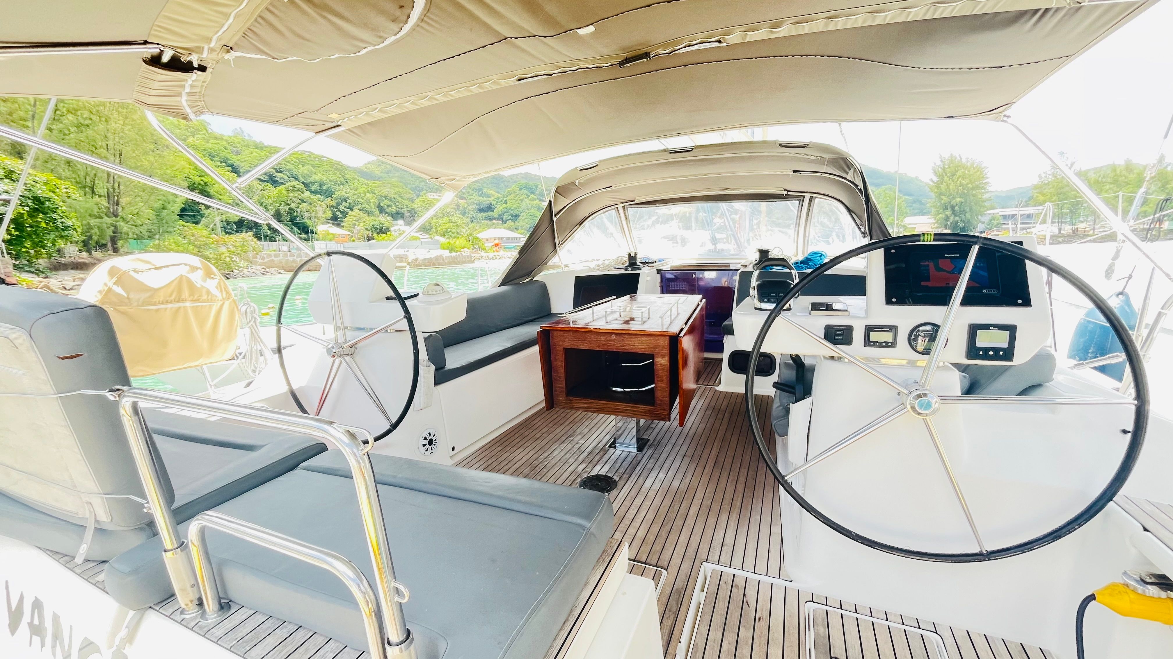 Dufour 520 GL | Vanga