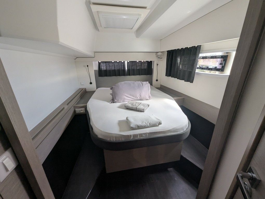 Fountaine Pajot Astrea 42 | Eden Blue
